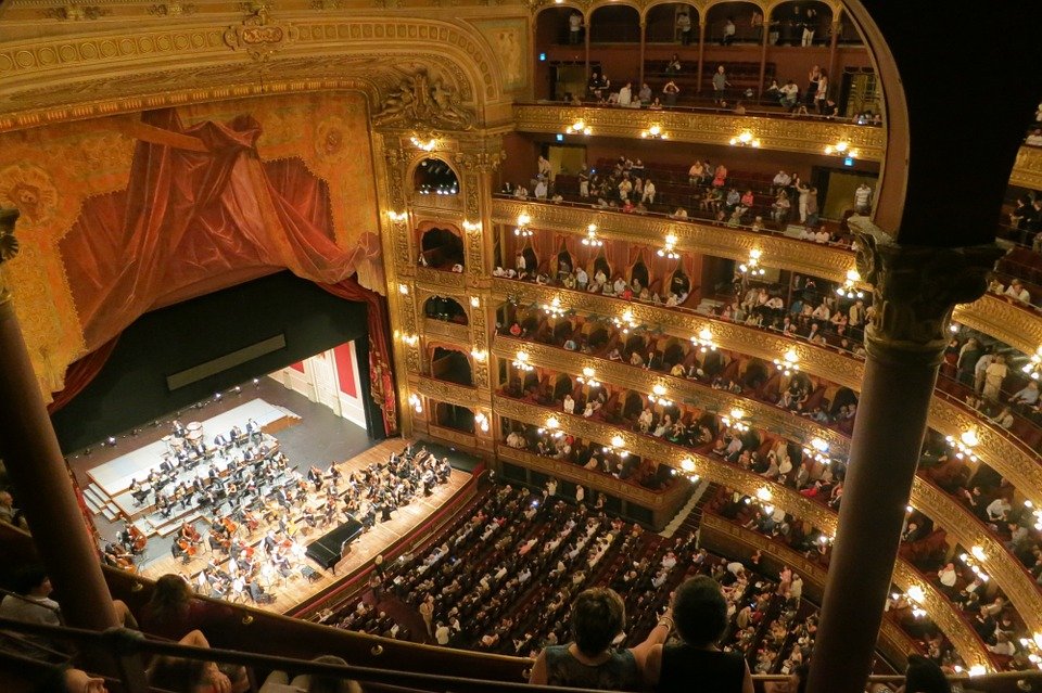 cuales tonada los tres tipos de obras teatrales