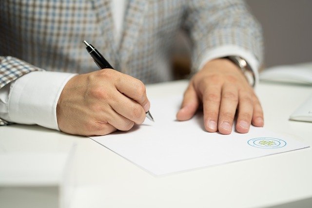 Derechos del trabajador en un contrato de servicios